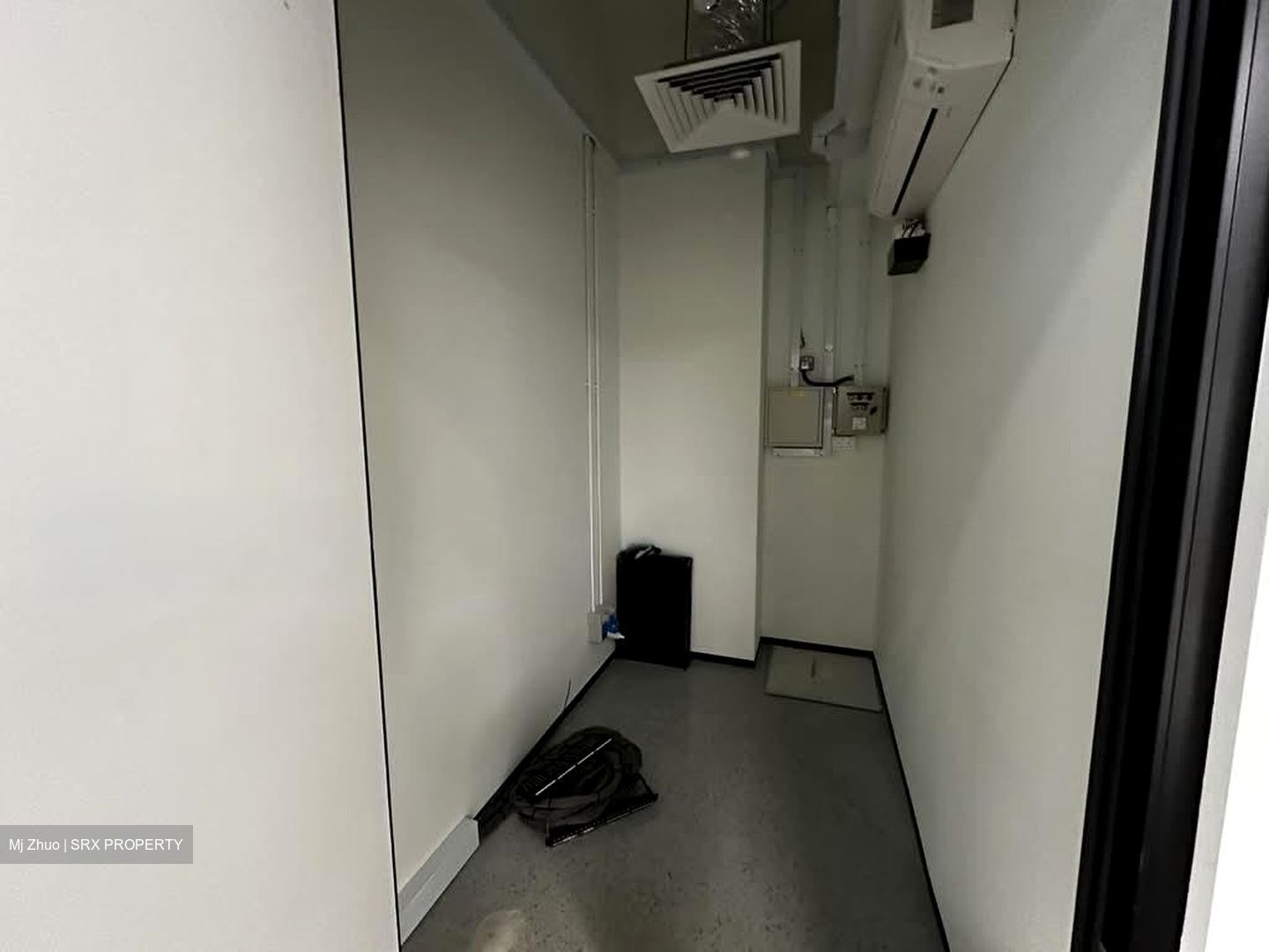 PLUS (D1), Office #542746381